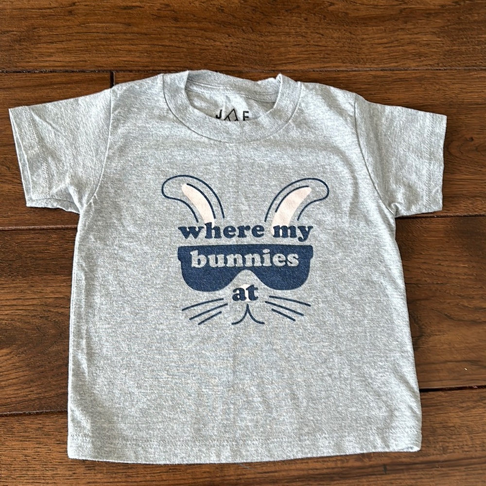 Bunny t-shirt size 4.